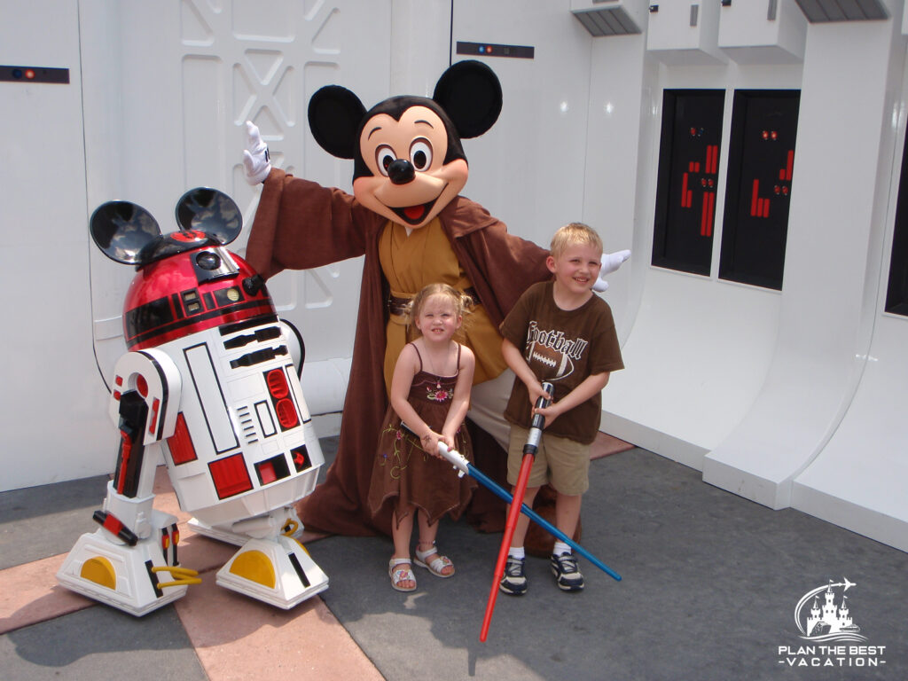 jedi mickey and r2d2 with kids at hollywood studios in disney world florida