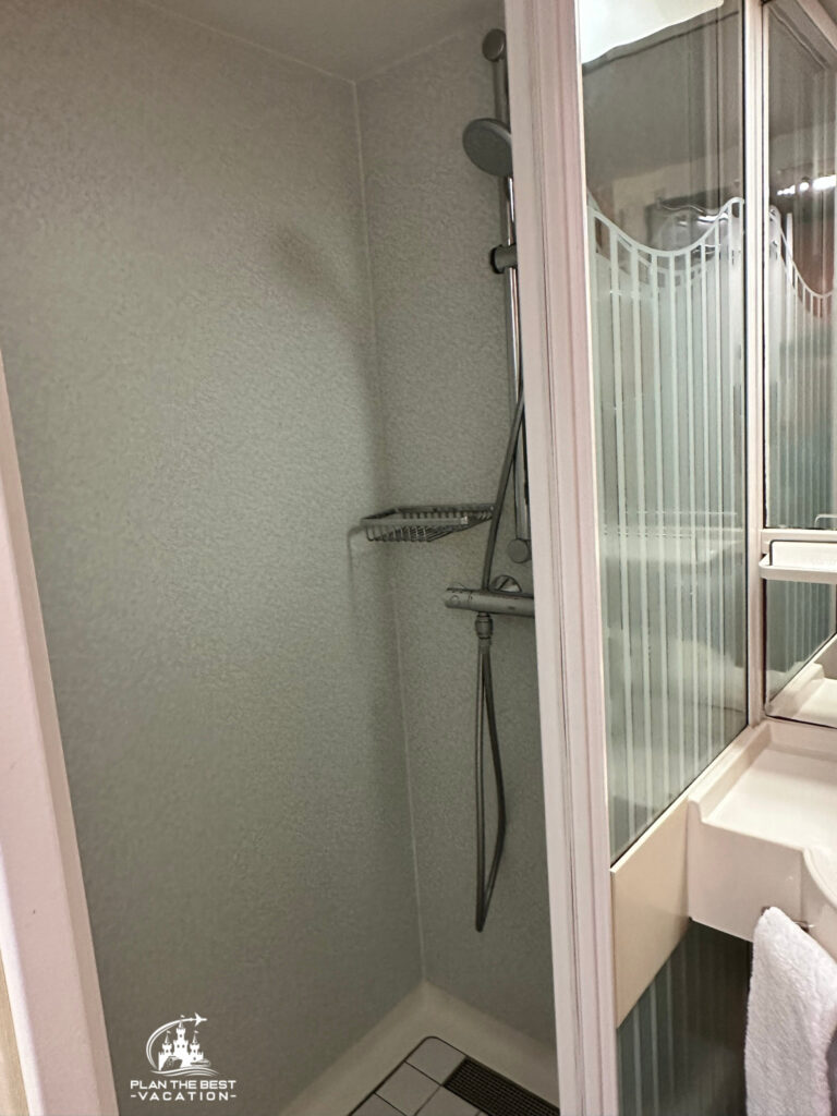 norweigan star stateroom bathroom shower
