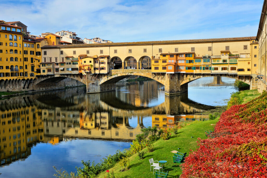 ponte vecchio bridge in florence italy