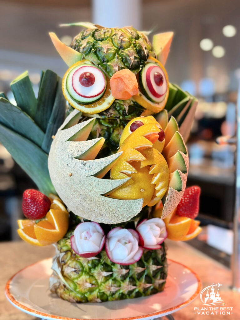 Royal Caribbean produce carvings in windjammer buffet on icon of the seas - pineapple owl