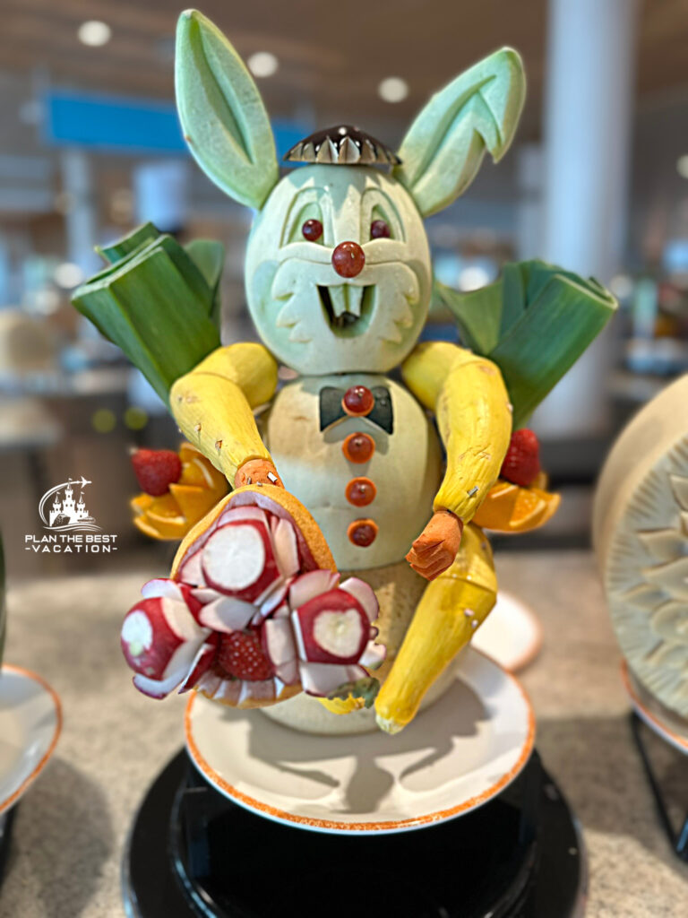 amazing food carvings on cruise ships - rabbit out of fruits and vegetables