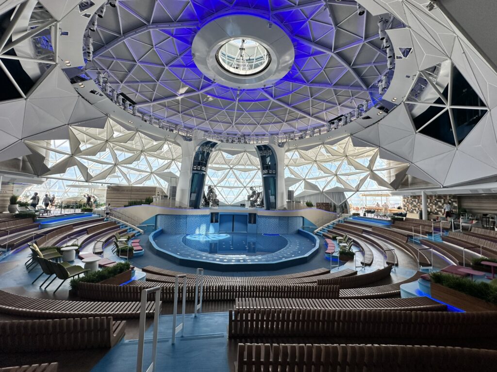 Aqua Dome Theatre