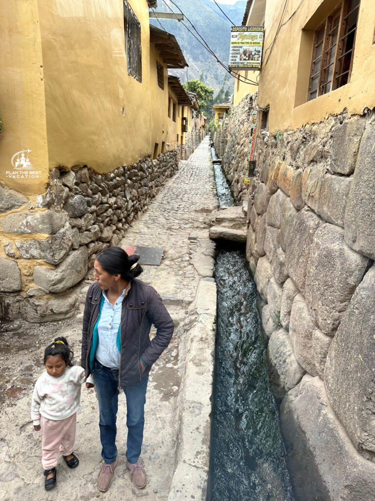 Inka communities used stone irrigation channels and water distribution systems to effectively manage shared water resources for drinking and irrigation. Today, parts of this ancient infrastructure are still in use by towns in the Andes..jpg