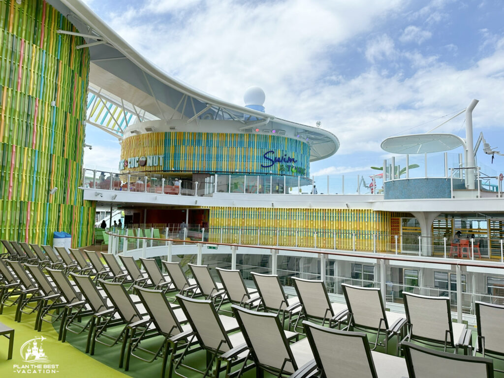 always plenty of seating and lounge charis on the icon of the seas deck 15