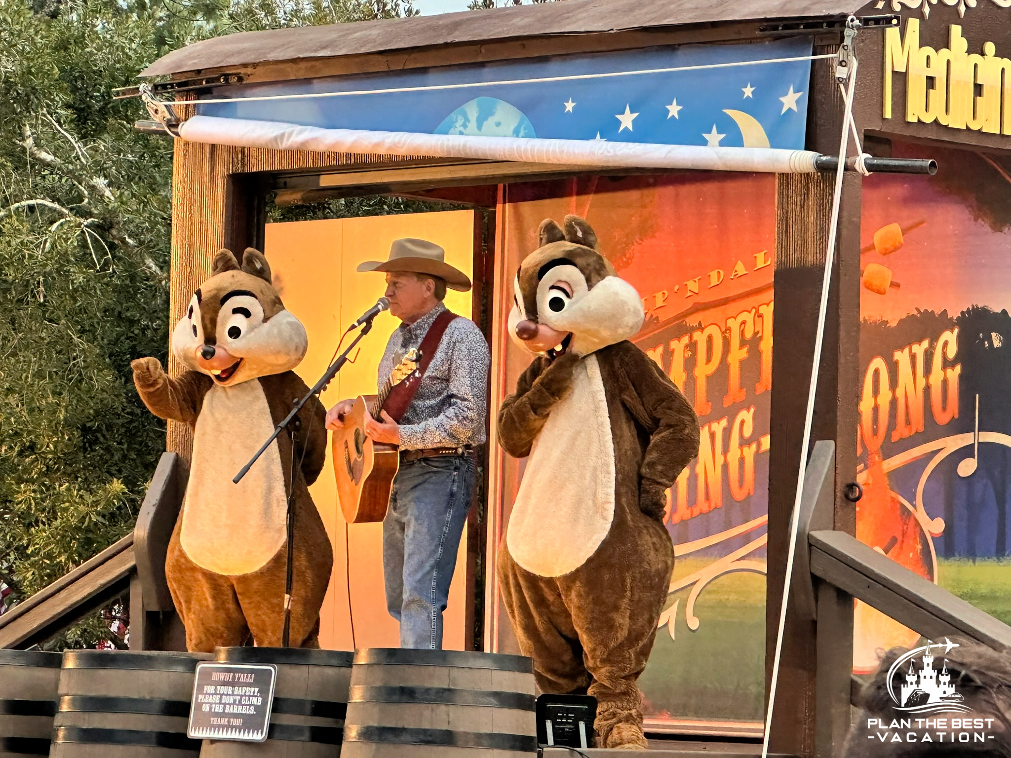 chip and dale sing along campfire free character experience at disney world fort wilderness resort