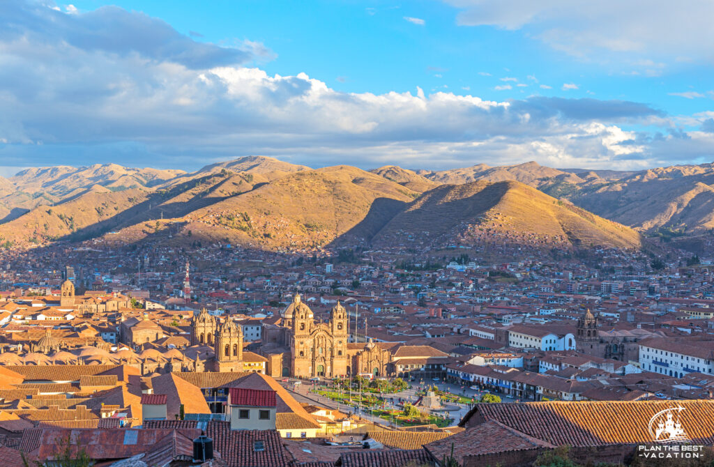 We arrived in Cusco, an even smaller airport. Cusco is a densly poppoulated city in the a valley, surrounded by mountains. It was once the capital of the Incan Empire. From here you will set off to the Sacred Valley of the Incas, which lies at the heart of the historic area.