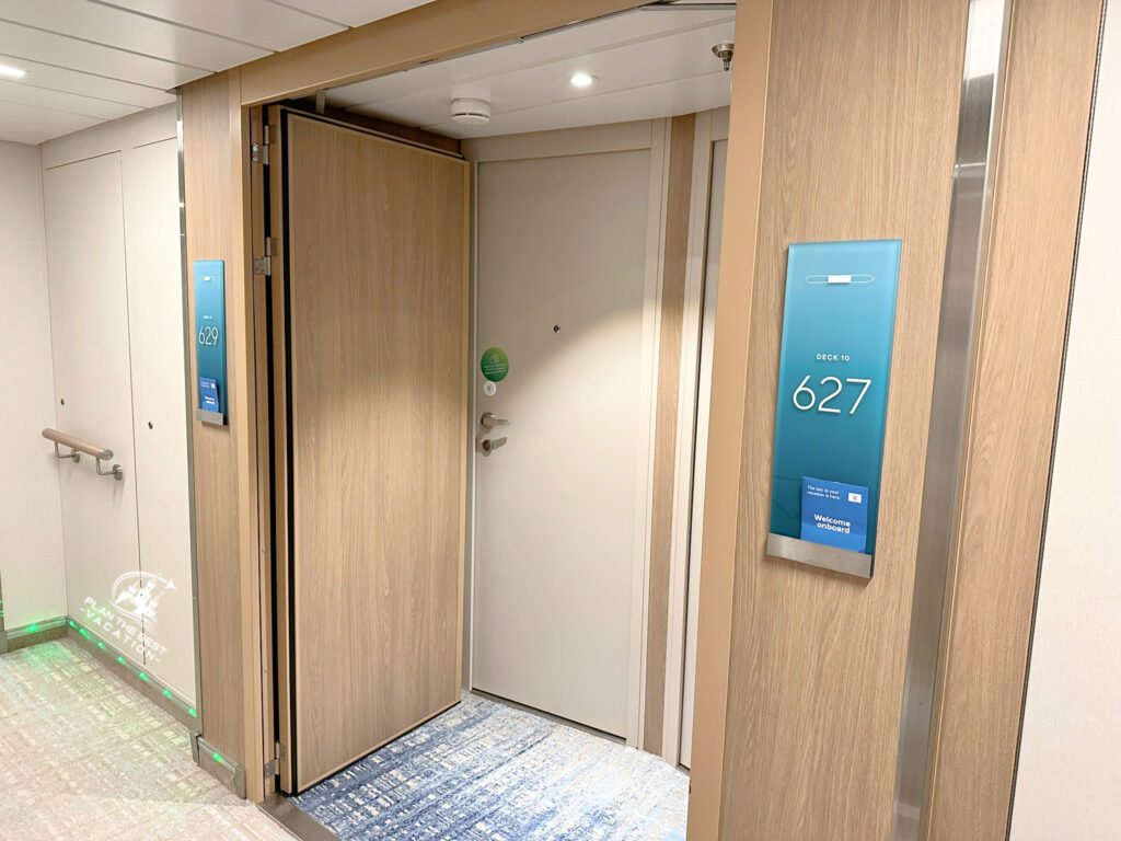 icon of the seas stateroom 9629