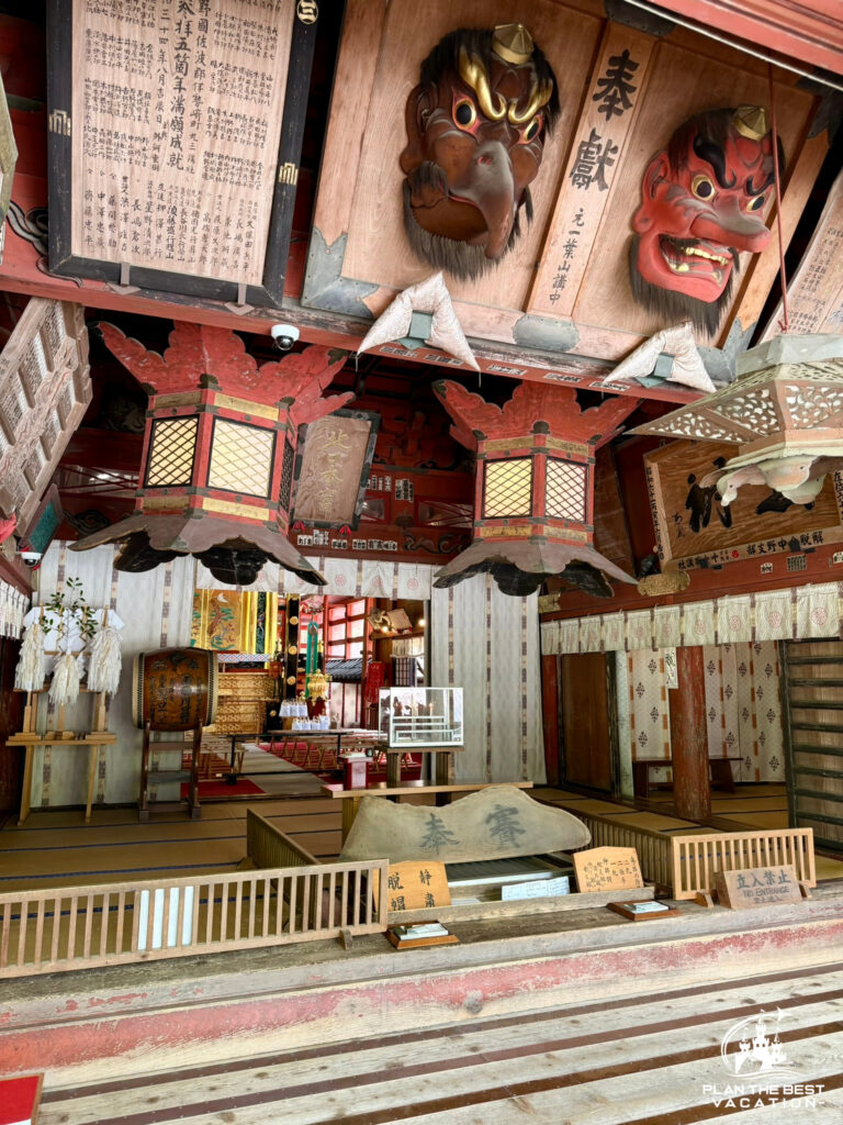 Hakone Shrine temple