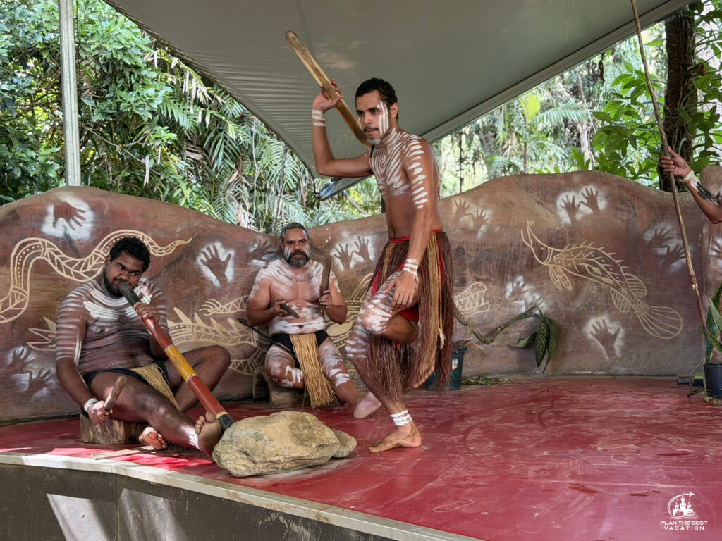 aboriginee dance and digeridoo