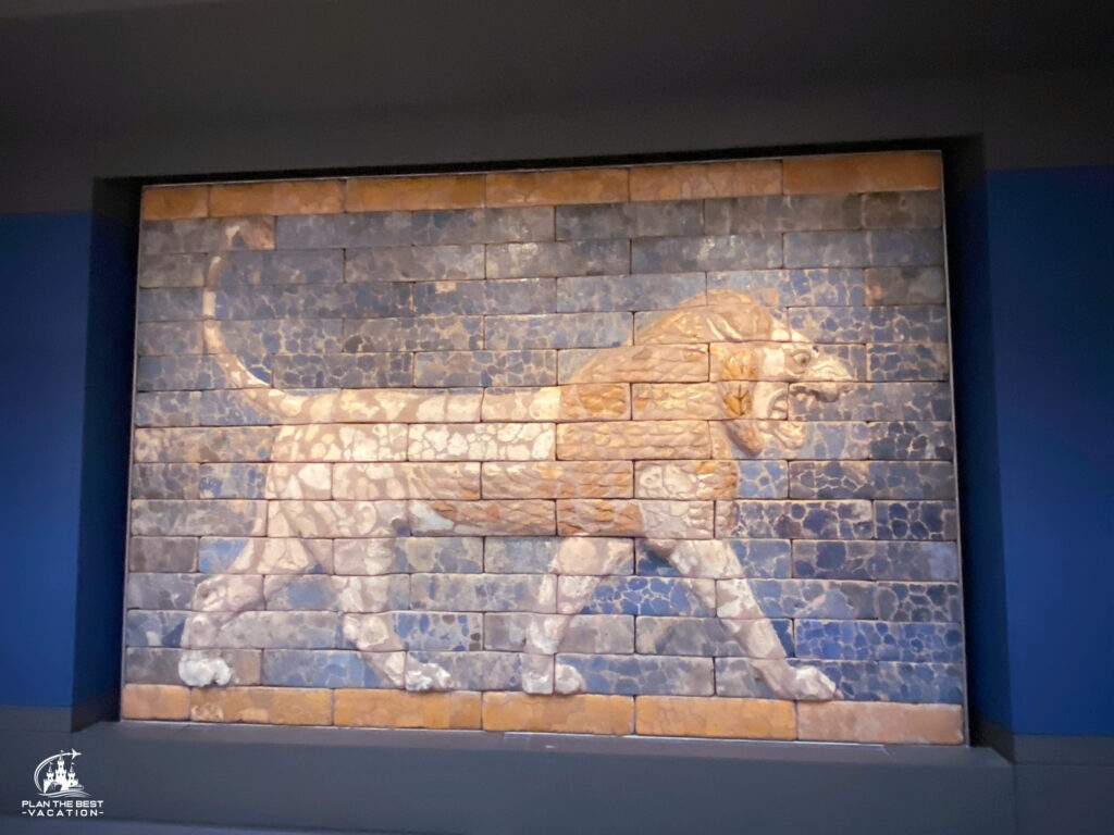 british museum pacing, roaring lion was once was part of King Nebuchadnezzar II’s throne room in his palace in the ancient city of Babylon