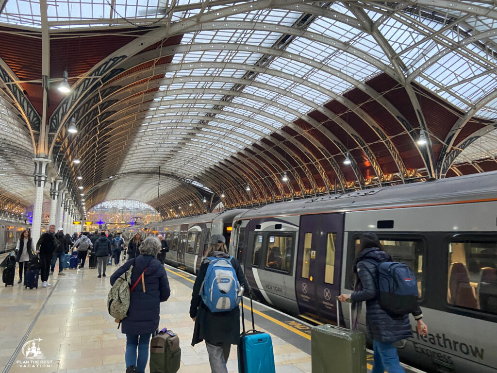 You can quickly and easily take the Heathrow Express to downtown London in only 15 minutes. 