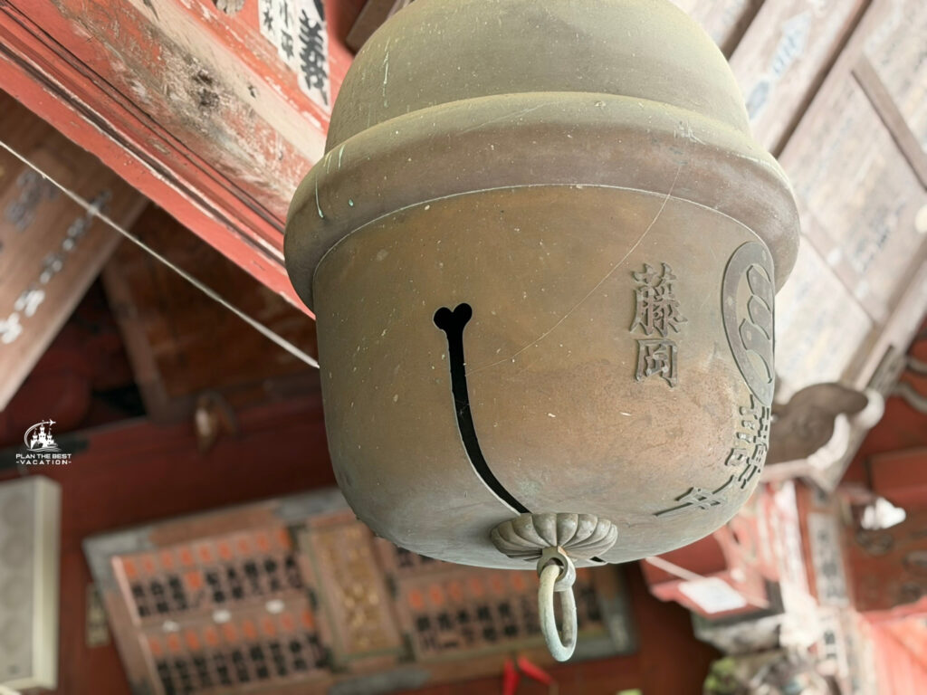 large bell at Hakone Shrine