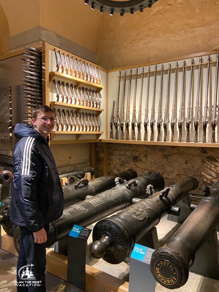 tower of london weapon display