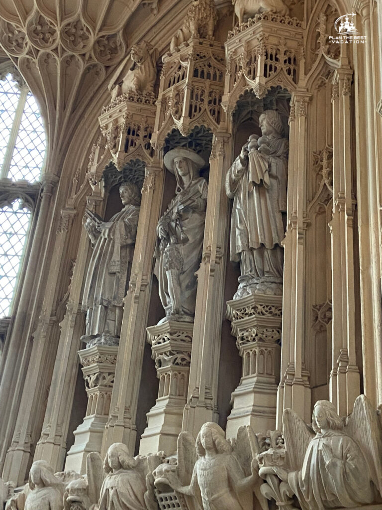 westminster abbey statues of saints on walls