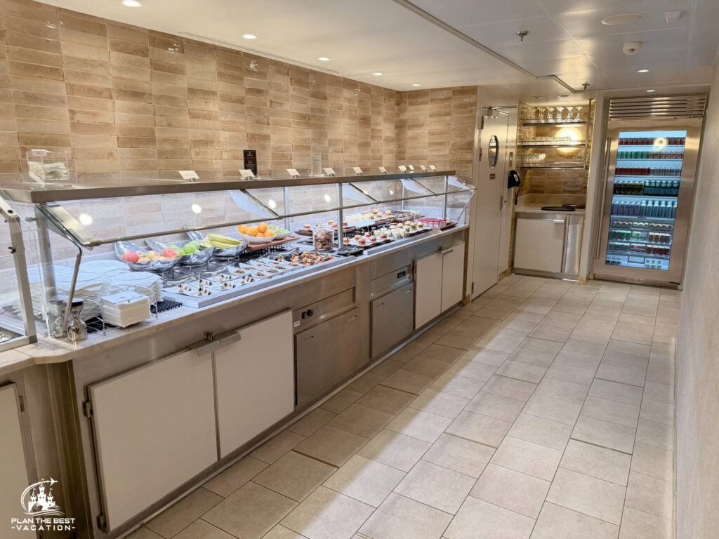 conceirge lounge food on disney dream