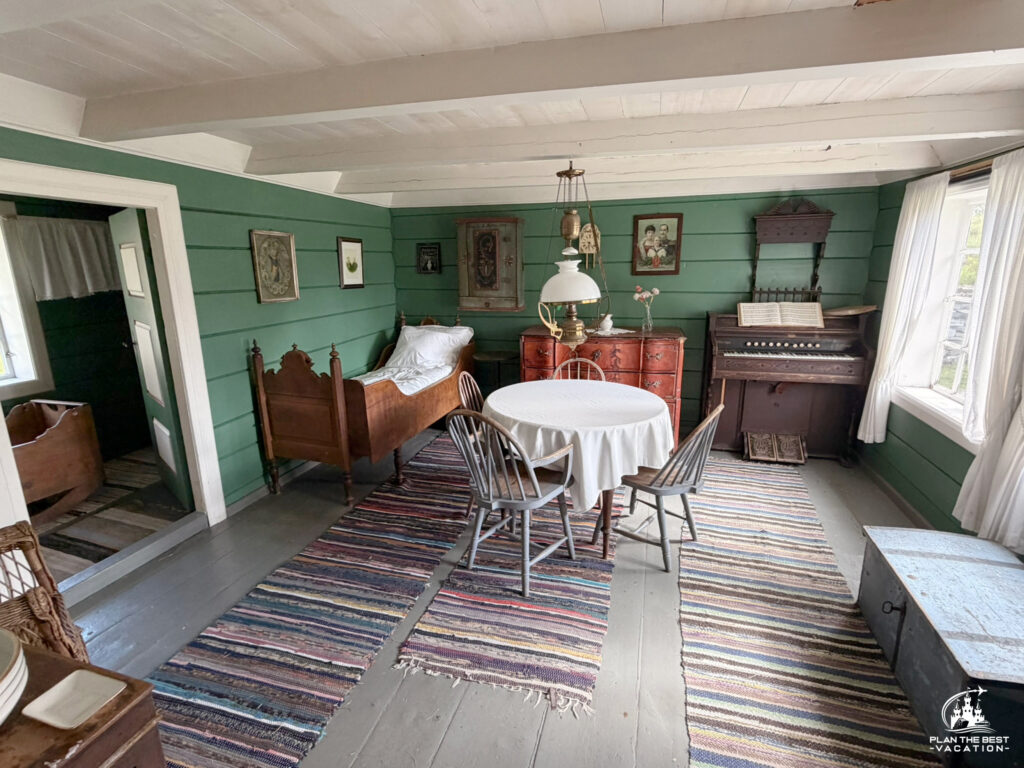 norweigan home mid 1800s