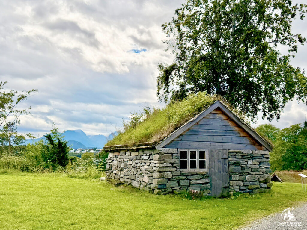 traditional norweigan home with thatch room from medieval times